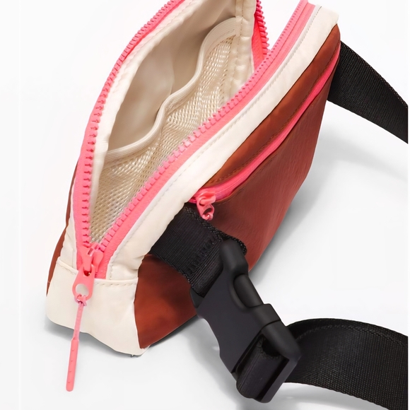 Lululemon Dark Terracota White Opal Preppy Everywhere  Belt Bag 1 L Casual - Picture 2 of 9